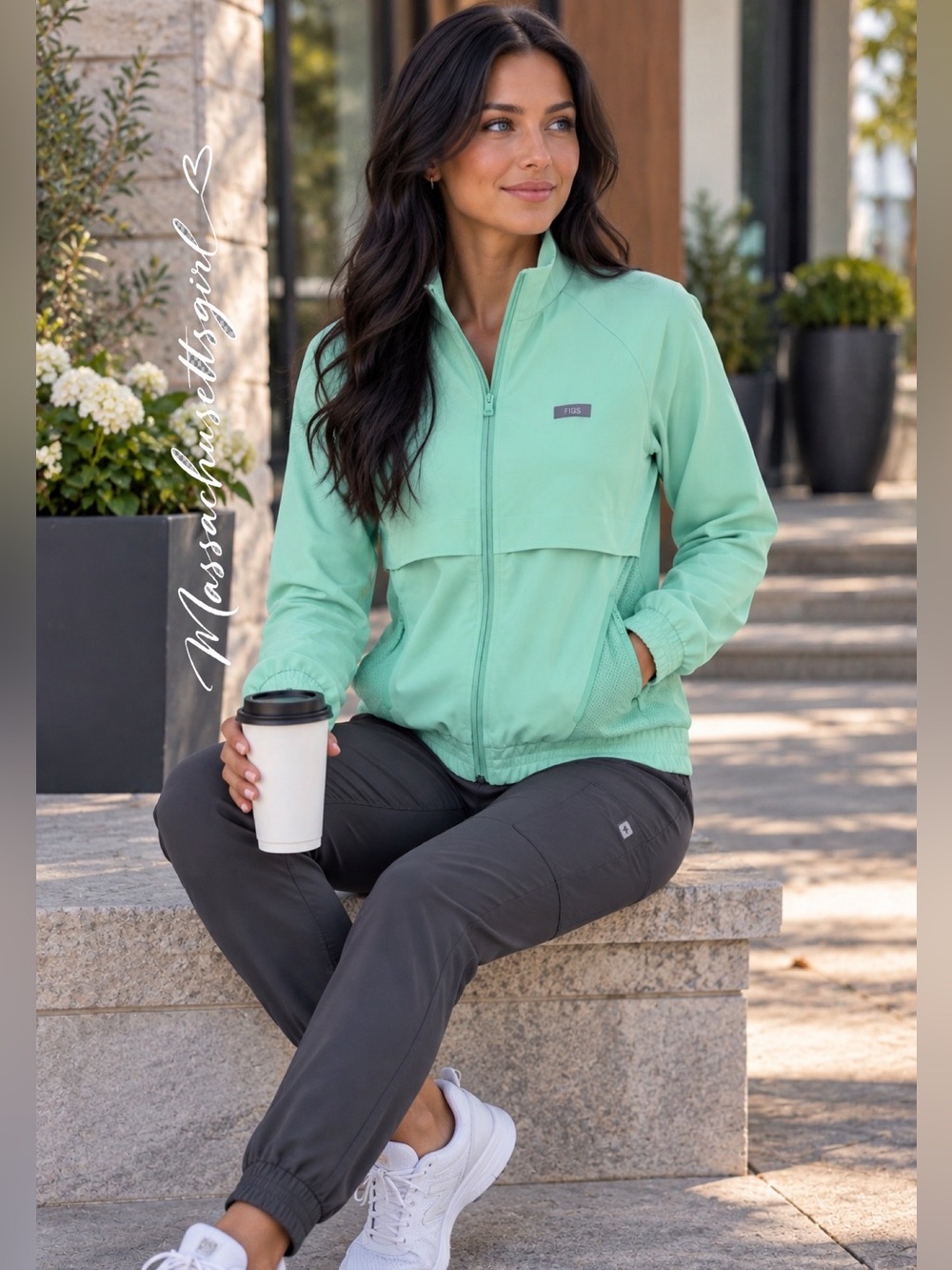 FIGS Sydney Performance Scrub Jacket Marineer Size Small NWT
